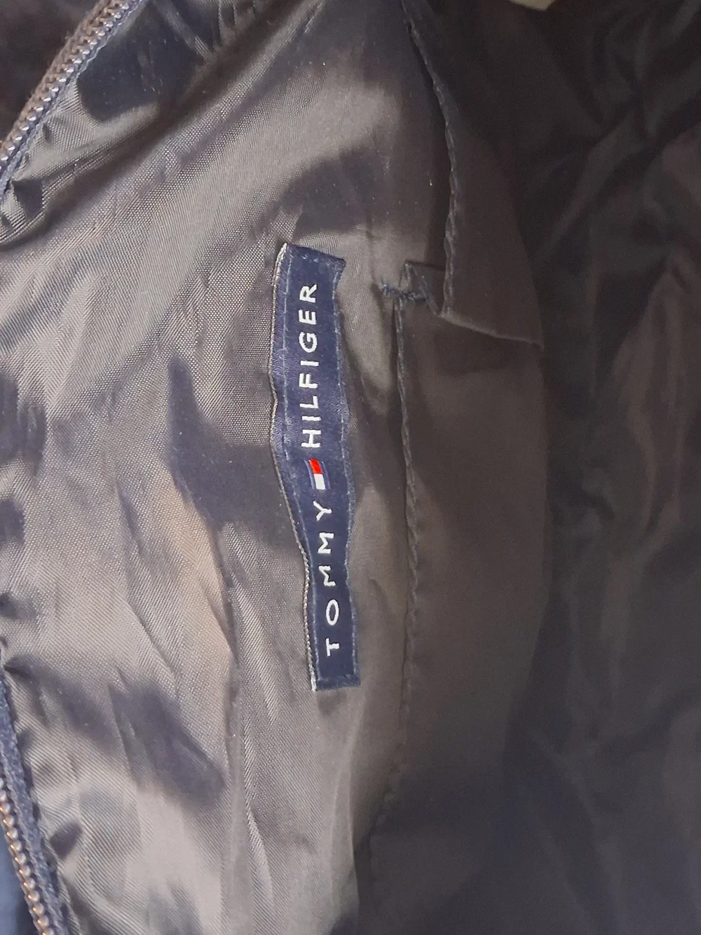 NEW WITH TAG Tommy Hilfiger Navy, Red & White Duffel Bag with Shoulder Strap